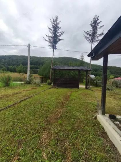 Casă cu 5 camere cu Teren 1250 Mp în Marginea