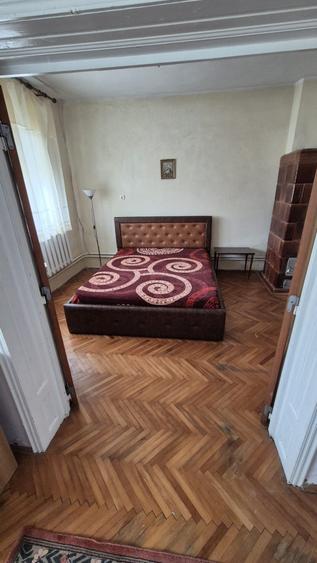 Casă individuală cu 5 camere cu Canalizare în Partoș