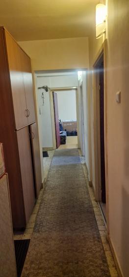 Apartament cu 3 camere decomandat în Republicii