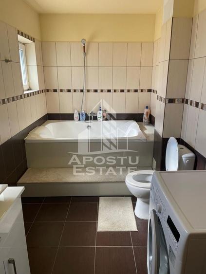 Apartament cu 3 camere semidecomandat în Dumbrăvița