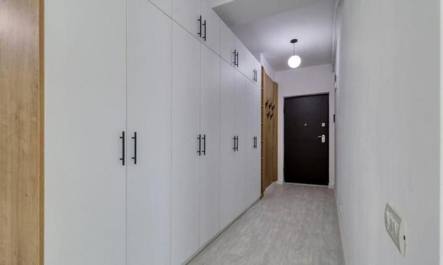 Apartament cu 3 camere semidecomandat, mobilat în Decebal