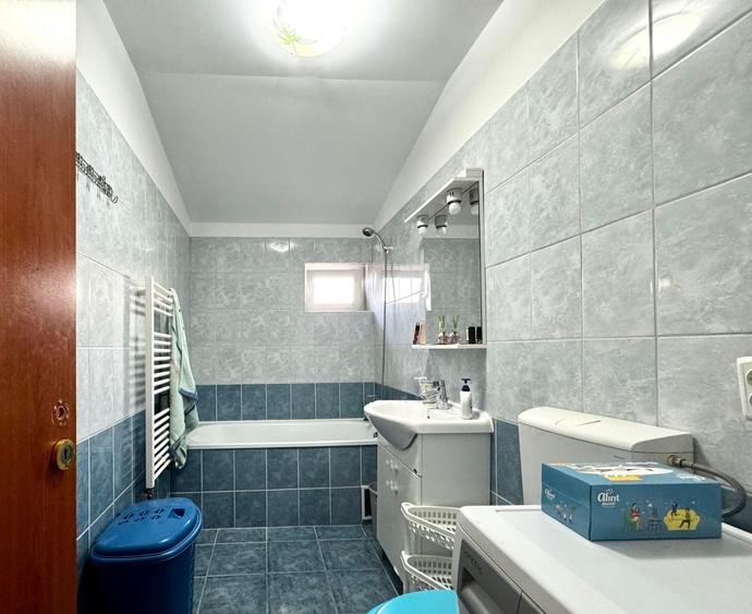 Apartament cu 2 camere decomandat, mobilat în Dâmbovița