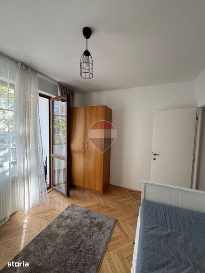 Apartament cu 3 camere decomandat în Gruia