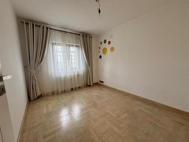 Apartament cu 4 camere decomandat, mobilat în Aviației
