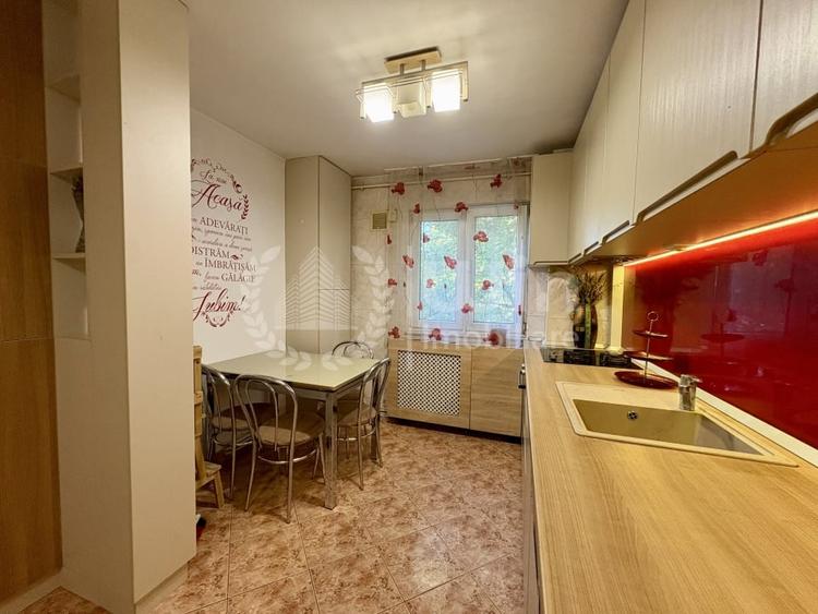 Apartament cu 3 camere semidecomandat, mobilat în Gheorgheni