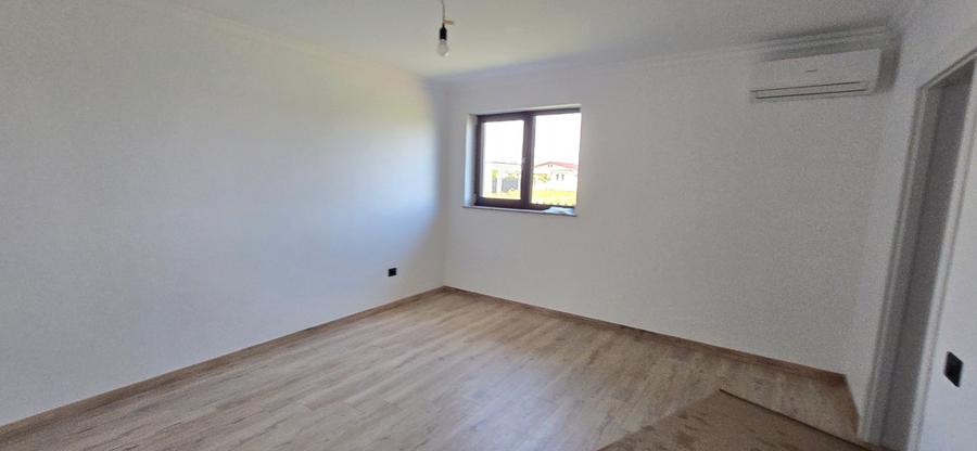 Casă individuală cu 3 camere cu Teren 500 Mp în Nord-Est