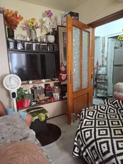 Garsonieră decomandată în Drăgășani