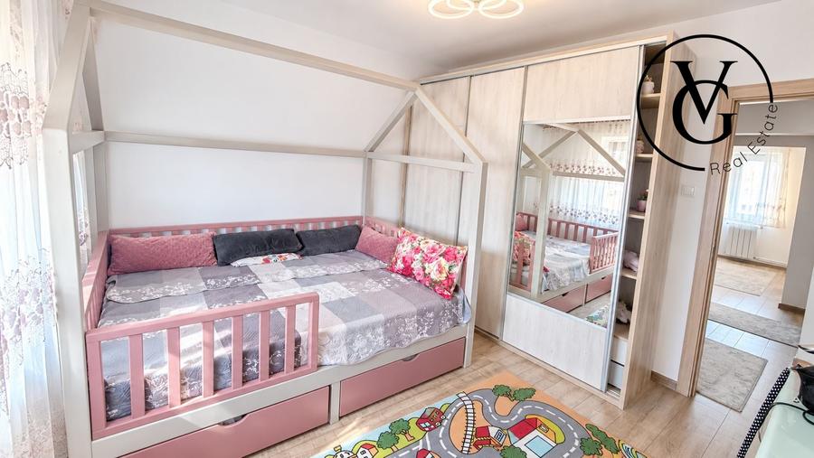 Apartament cu 3 camere semidecomandat, mobilat în Inel II