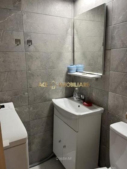 Apartament cu 3 camere decomandat, mobilat în P-ța Unirii