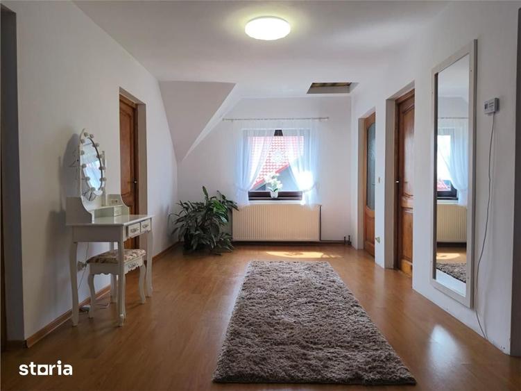Casă cu 4 camere cu Teren 720 Mp în Criș