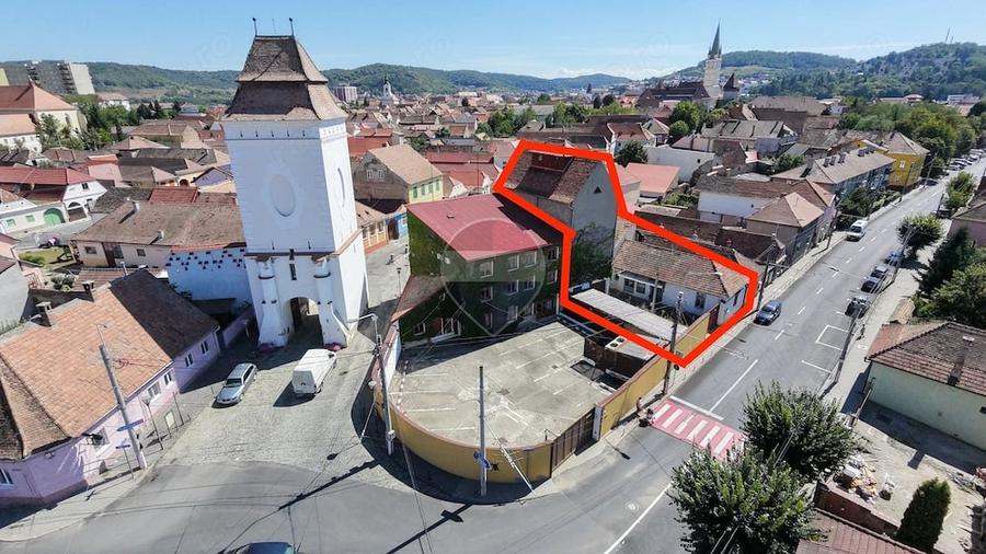Casă cu Teren 325 Mp în Central