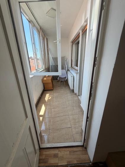 Apartament cu 4 camere decomandat, mobilat în Ultracentral