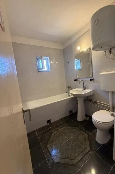 Apartament cu 3 camere decomandat în Brazda lui Novac
