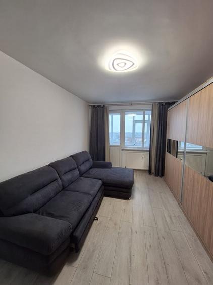 Apartament cu 3 camere decomandat, mobilat în Rahova