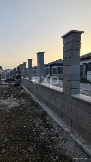 Casă individuală cu 4 camere cu Canalizare în Clinceni