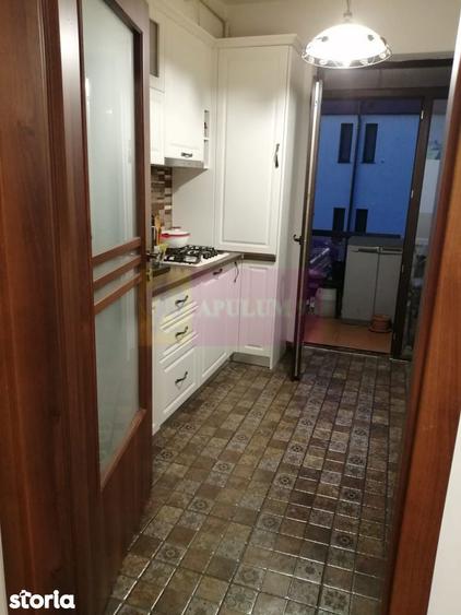 Apartament cu 3 camere, mobilat în Central