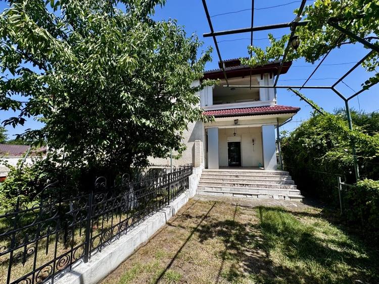 Casă individuală cu 7 camere cu Canalizare în Snagov