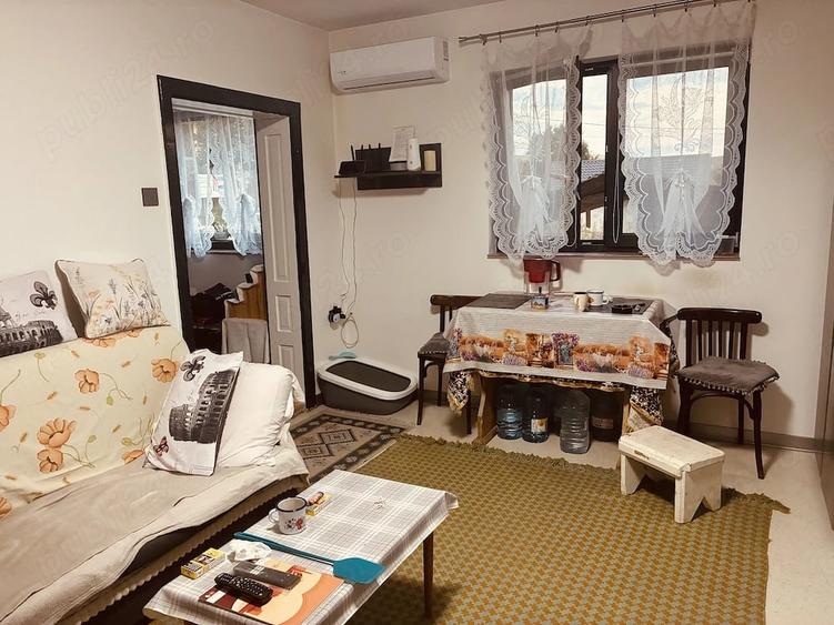 Casă cu 7 camere cu Teren 623 Mp în Ploscoș
