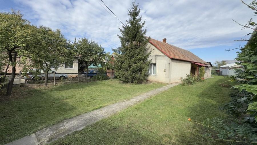 Casă individuală cu 3 camere cu Canalizare în Nord-Vest