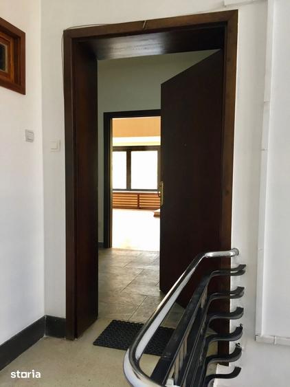 Apartament cu 6 camere decomandat în Dorobanți