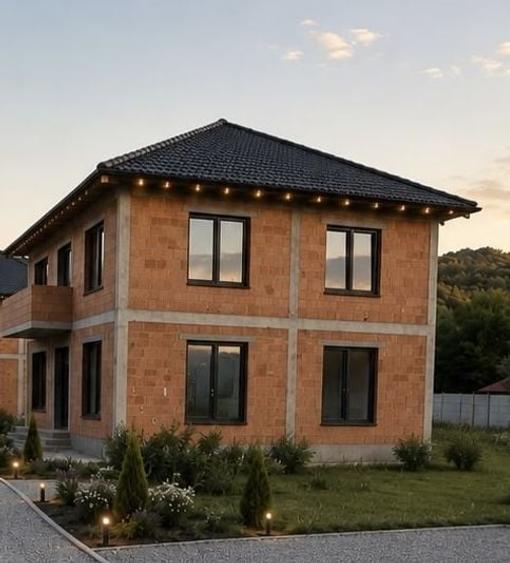 Casă cu 4 camere în Baciu