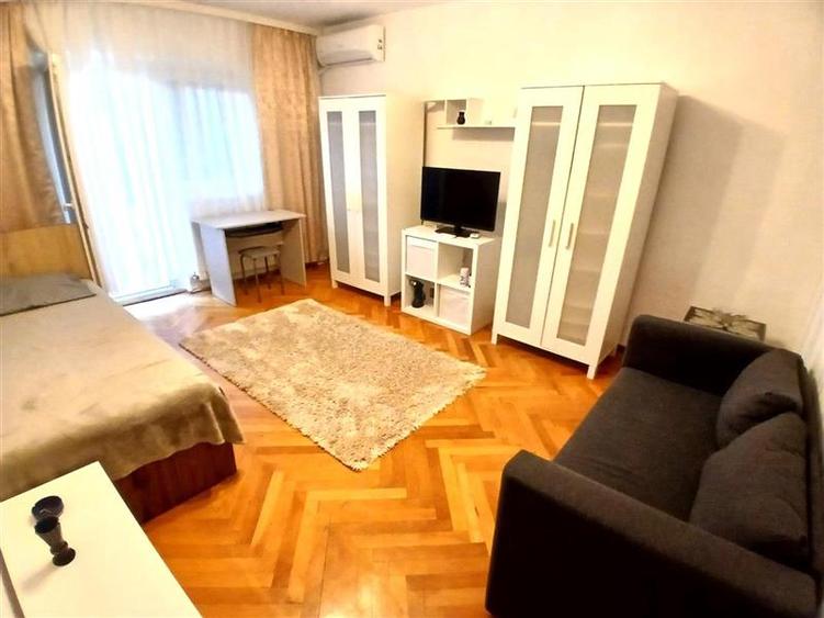 Garsonieră decomandată în Telegrafului