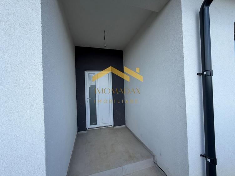 Duplex cu 3 camere cu Canalizare în Bucovăț (Remetea Mare)