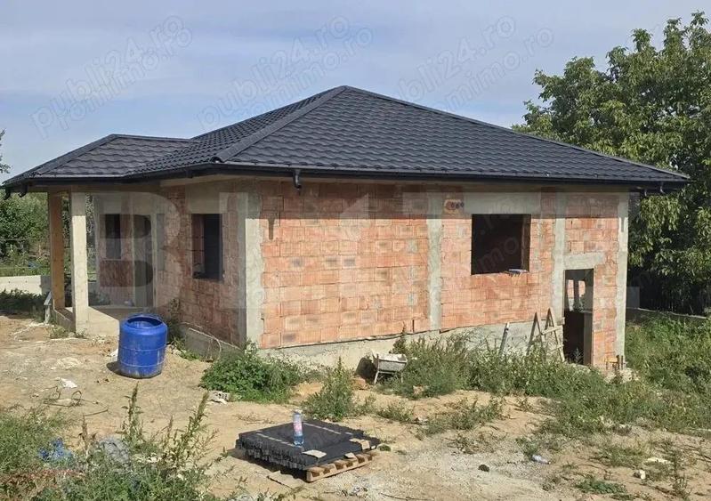 Casă cu 4 camere cu Teren 480 Mp în Central
