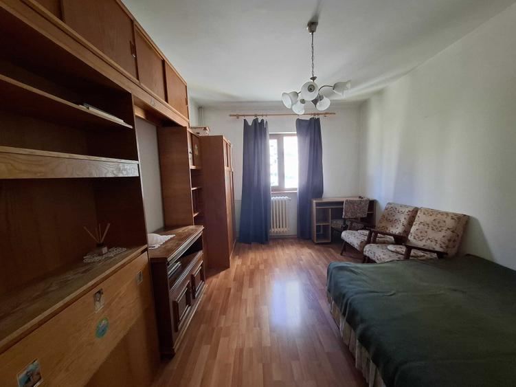 Garsonieră decomandată în Drumul Taberei