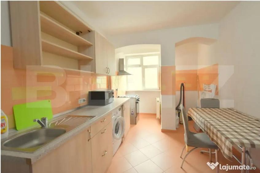 Apartament cu 3 camere decomandat în Central