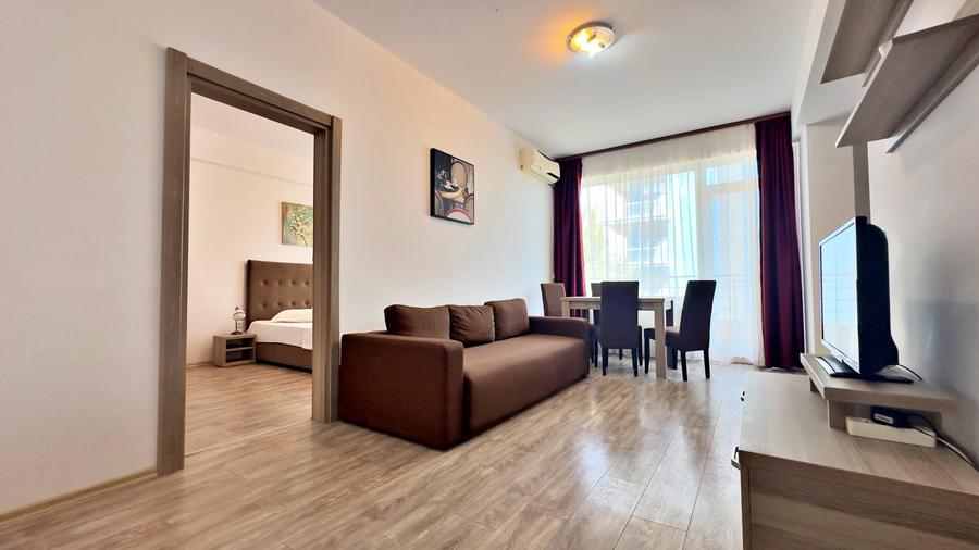 Apartament cu 2 camere semidecomandat, mobilat în Mamaia
