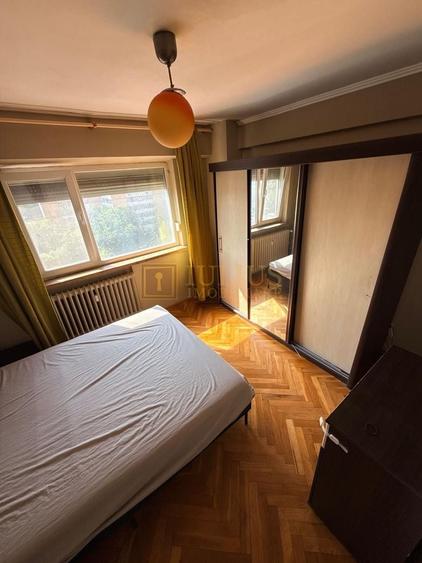 Apartament cu 3 camere decomandat, mobilat în Circumvalațiunii