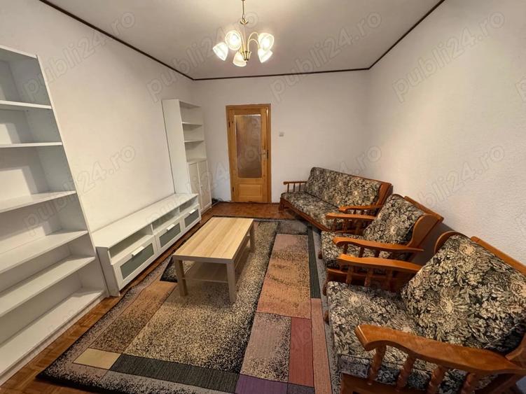 Apartament cu 3 camere decomandat în Central