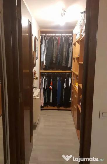 Apartament cu 5 camere decomandat, mobilat în Central