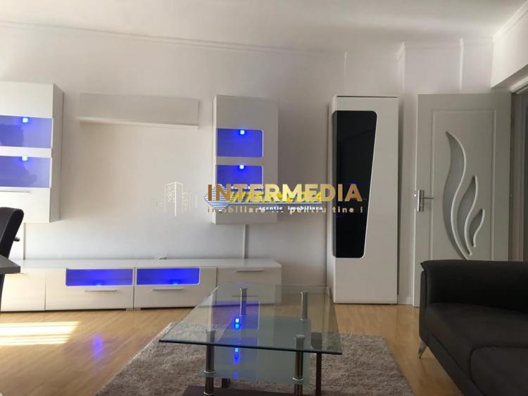 Apartament cu 2 camere decomandat, mobilat în Central