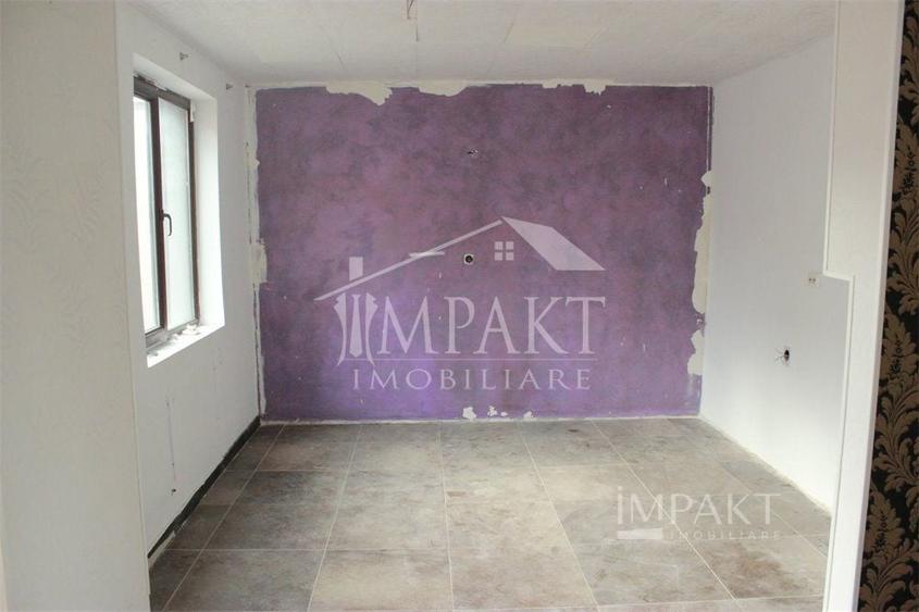 Casă individuală cu 7 camere decomandat cu Canalizare în Andrei Mureșanu