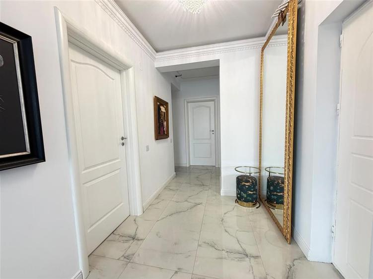 Apartament cu 3 camere decomandat, mobilat în Șelimbăr
