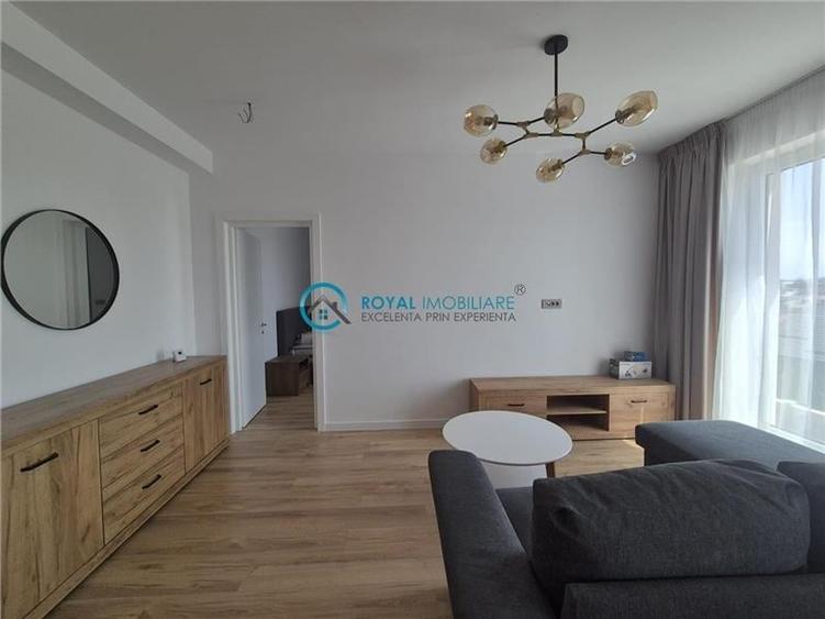 Apartament cu 3 camere decomandat, mobilat în Cantacuzino