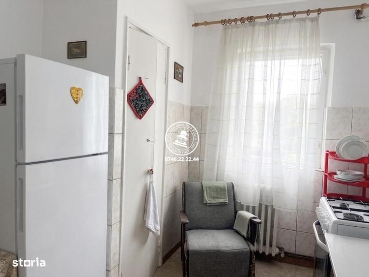 Apartament cu 3 camere decomandat în Central