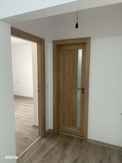 Apartament cu 3 camere decomandat în Astra