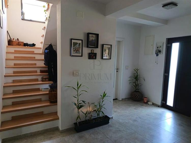 Duplex cu 3 camere cu Canalizare în Giroc