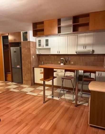 Garsonieră decomandată, mobilată în Unirii