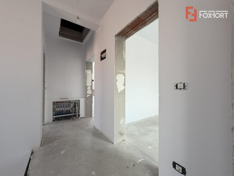 Duplex cu 5 camere cu Canalizare în Dumbrăvița