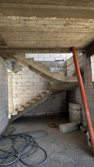 Casă cu 4 camere în Chinteni
