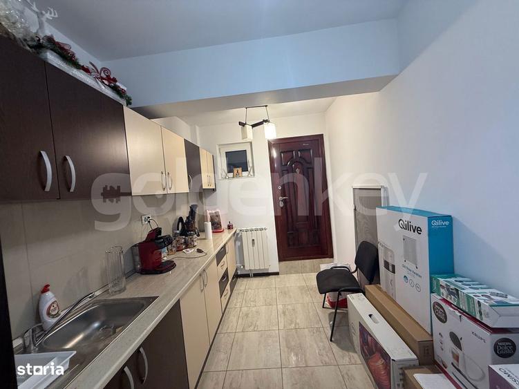 Apartament cu 4 camere decomandat, mobilat în Central