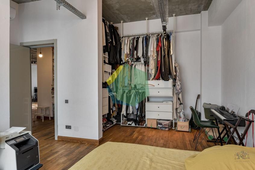 Penthouse cu 4 camere semidecomandat, mobilat în Vest