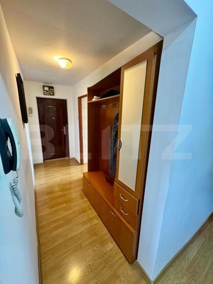 Apartament cu 2 camere decomandat, mobilat în Tractorul
