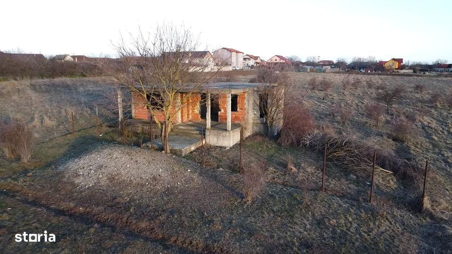 Casă cu 2 camere în Aluniș