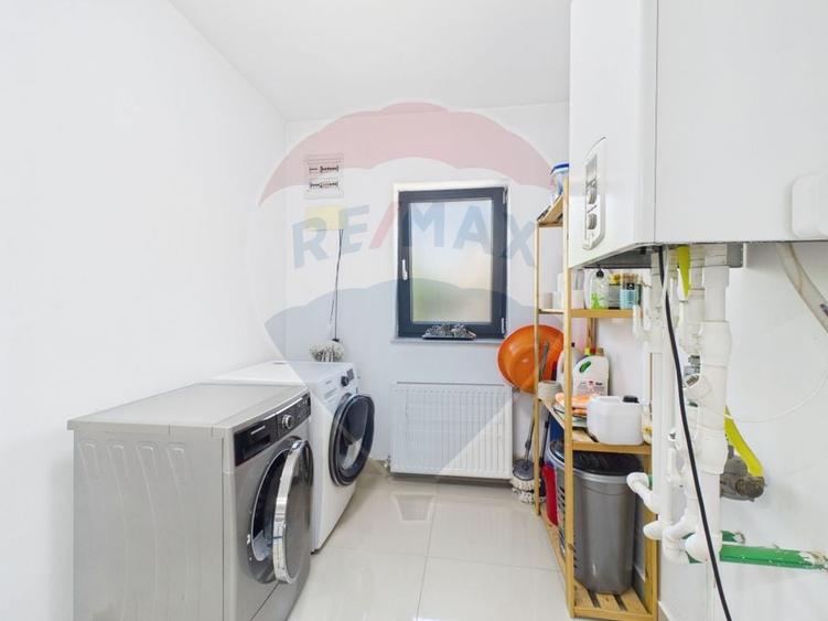 Casă individuală cu 4 camere cu Teren 248 Mp în Berceni