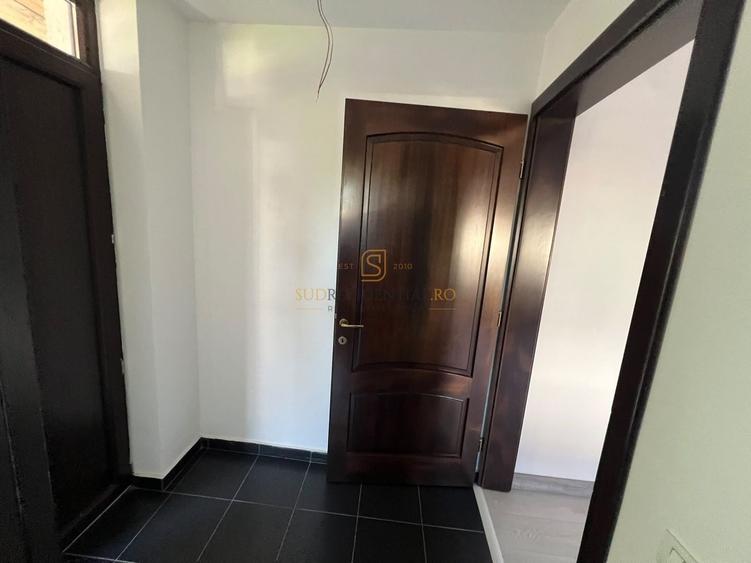 Vila individuala cu 7 camere, 5 dormitoare, teren 363 mp-Com. Berceni - 14